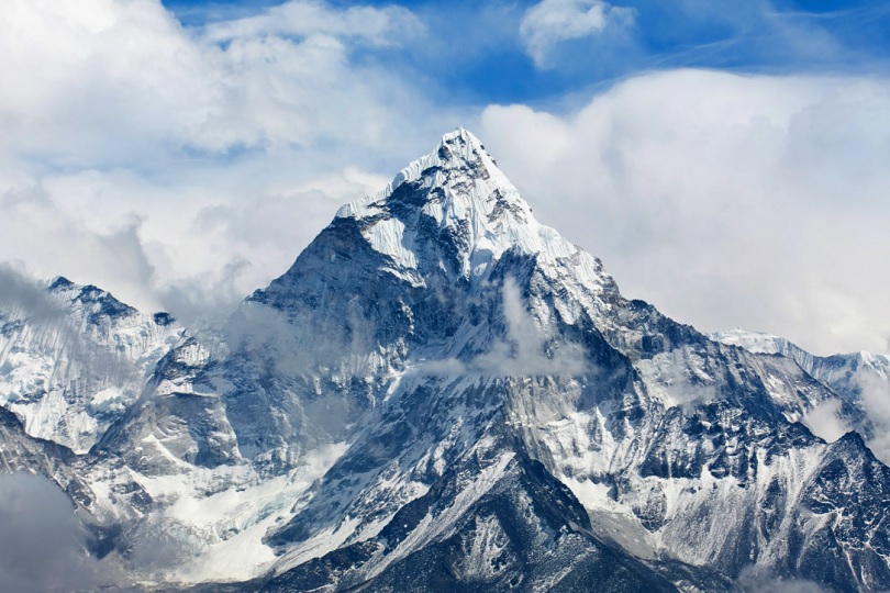Эверест, или Джомолунгма, высочайшая Горная вершина в мире.